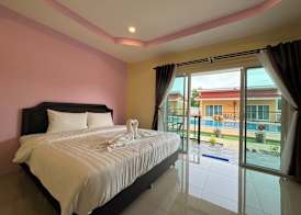 Patcharee Resort 5