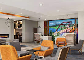 La Quinta Inn & Suites by Wyndham Austin South 2