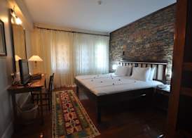El Vino Hotel & Suites 3
