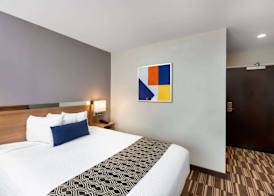 Microtel Inn & Suites by Wyndham Warsaw 3