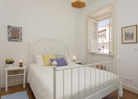 Spacious Alfama Duplex, By TimeCooler 5
