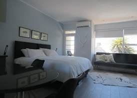 Cosy Studio, Work & Stay in Gardens 5