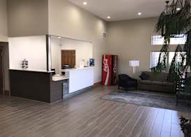 Days Inn by Wyndham Grove 3
