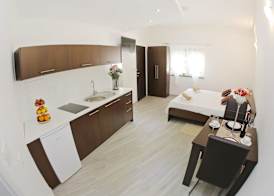 Deluxe MKC Apartments 3