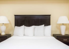 Hawthorn Extended Stay by Wyndham Columbus 4