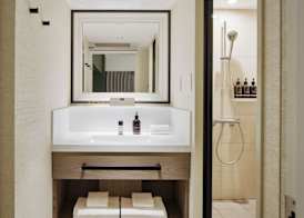 RIHGA Royal Hotel Osaka, Vignette Collection by IHG 5