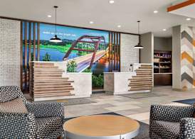 La Quinta Inn & Suites by Wyndham Austin South 3