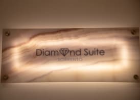 DIAMOND SUITE 2