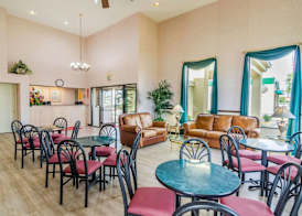 Econo Lodge Inn & Suites Gulfport Airport 4