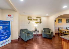 Econo Lodge Meridian South 3