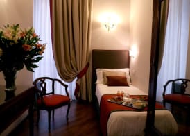 Decumani Hotel De Charme 5