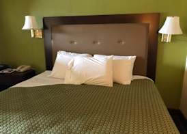 Econo Lodge Inn & Suites Warsaw 2