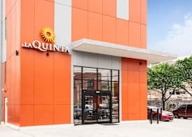 LA QUINTA INN AND SUITES BY WYNDHAM LONG ISLAND CITY 2