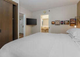 Sheraton Suites Market Center Dallas 5