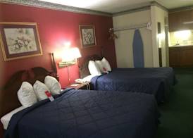 Econo Lodge Airport 4