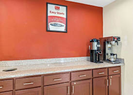 Econo Lodge Akron Copley Northwest 4