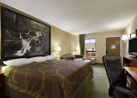 Super 8 by Wyndham Calhoun 4