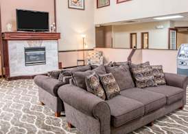 Country Inn & Suites by Radisson, Battle Creek, MI 3