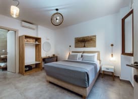 Deluxe Hotel 2