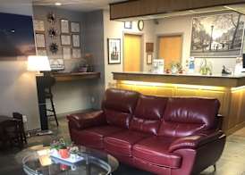 Days Inn by Wyndham Hinton 4