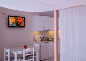 Milos Bay Suites 3