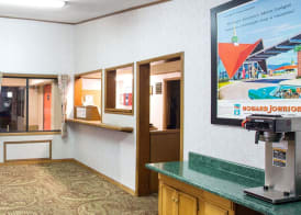 Howard Johnson by Wyndham Wilmington 4