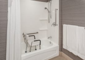 Holiday Inn Express & Suites RIVERHEAD - LONG ISLAND by IHG 4