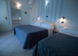 Viareggio rooms facing the sea 2