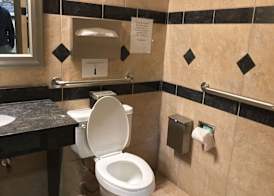 Days Inn & Suites by Wyndham Webster NASA-ClearLake-Houston 2
