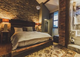 The Cow Hollow Hotel 5