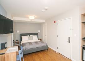 Hotel 32 32 5