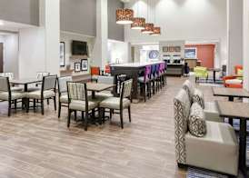 Hampton Inn & Suites Overland Park South 5