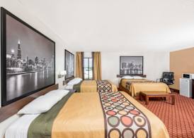 Super 8 by Wyndham Marshall 4