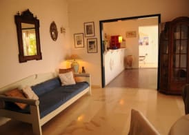 Akrotiri Hotel 2
