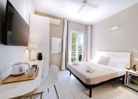 De La Ville Hotel 4
