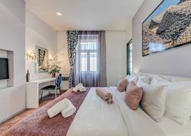 Starlight Luxury Rooms 2