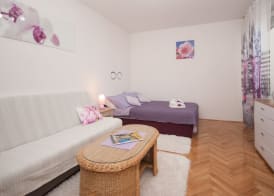 Studio apartment Tina 2