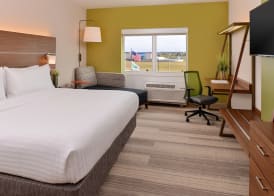 Holiday Inn Express & Suites ST. PETERSBURG - MADEIRA BEACH by IHG 4