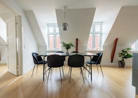 Leaves 6 - 2 Bdr Apt with shared roof terrace 5