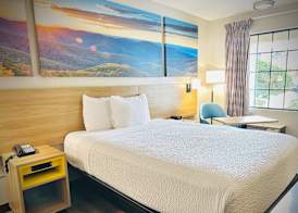 Days Inn Alexandria by Wyndham 3