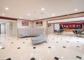 OYO Townhouse Houston Airport North 4