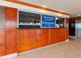 Travelodge by Wyndham Cleveland Airport 5