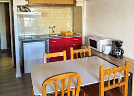 APARTAMENTOS VAQUERS MIKKA 3000 4