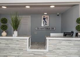 Howard Johnson by Wyndham Acton 2