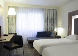 Novotel Fontainebleau Ury 5