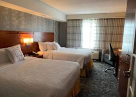 Courtyard by Marriott London 2
