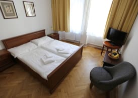 Hotel King George 4