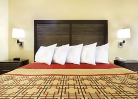 Days Inn by Wyndham Columbus-North Fort Moore 5