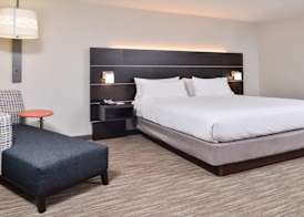 Holiday Inn Express & Suites PARKERSBURG EAST by IHG 3