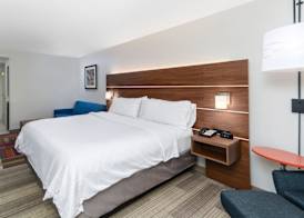 Holiday Inn Express & Suites DINUBA WEST by IHG 4